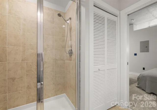 Listing Photo 2 - Condo for sale in building located at 505 E 6Th St, Charlotte, NC 28202 - Unit #915