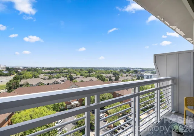 Photo 2 of Condo for sale at 505 E 6th Street #915, Charlotte, NC 28202 | MLS# 4407509 | Listing updated on 2026-07-25