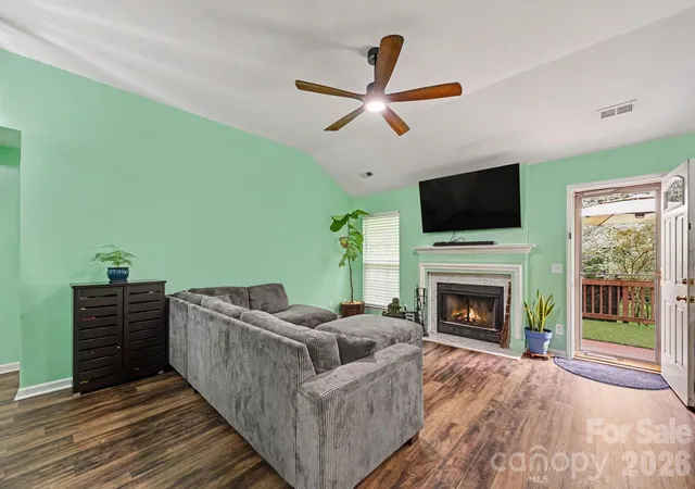 Photo 3 of Single family home for sale at 1906 Stonewyck Ave, Kannapolis, NC 28081 | MLS# 4407521 | Listing updated on 2026-09-12