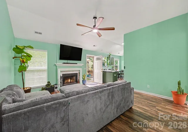 Photo 3 of Single family home for sale at 1906 Stonewyck Ave, Kannapolis, NC 28081 | MLS# 4407521 | Listing updated on 2026-09-12