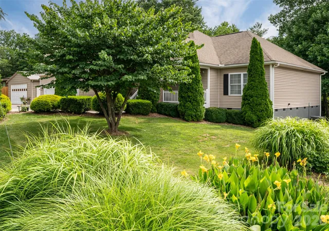 3rd image of 125 Craggy St, Black Mountain, NC 28711 | MLS# 4407539