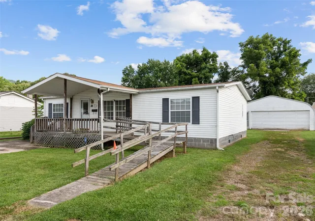 1st image of 39 Spruce St, Waynesville, NC 28786 | MLS# 4407545
