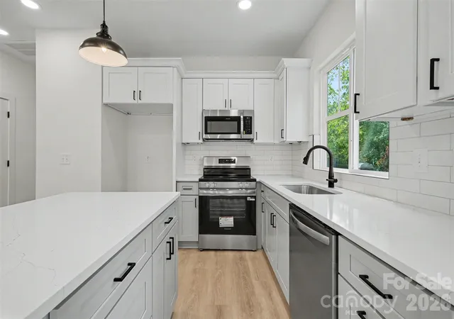 5th image of 208 W Todd Ln #A & B, Charlotte, NC 28208 | MLS# 4407548