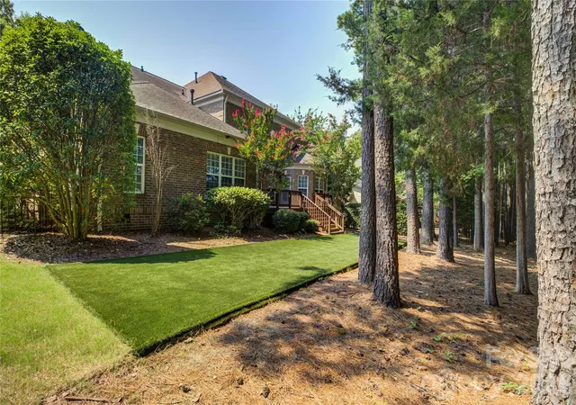 4th image of 16815 Crosshaven Dr, Charlotte, NC 28278 | MLS# 4407553