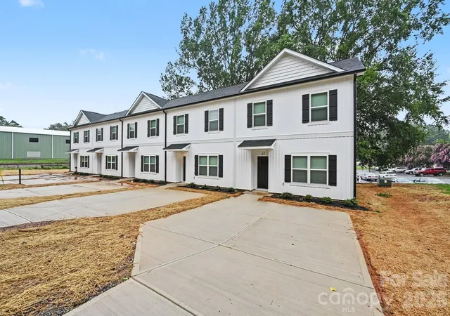 2nd image of 53 E 13th St, Newton, NC 28658 | MLS# 4407560