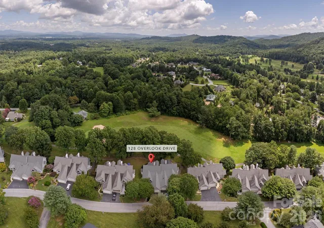2nd image of 128 Overlook Dr, Flat Rock, NC 28731