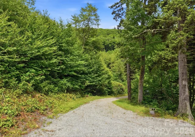 Photo 5 of Single family home for sale at 261 Yonah Dr, Maggie Valley, NC 28751 | MLS# 4407577 | Listing updated on 2026-07-25