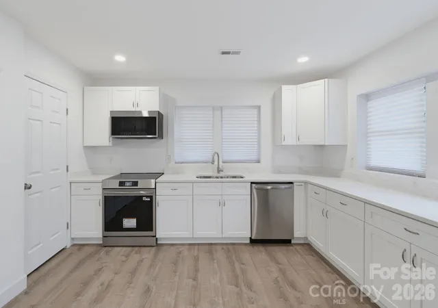 Photo 4 of Single family home for sale at 2211 2nd Street, Gastonia, NC 28054 | MLS# 4407580 | Listing updated on 2026-09-11