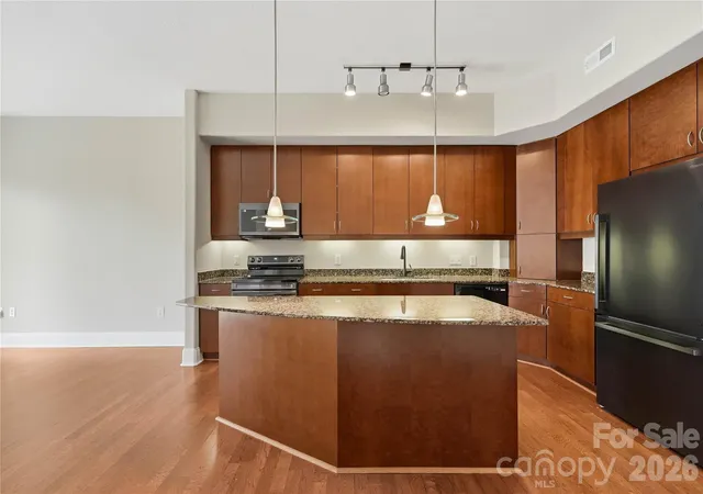 Photo 3 of Condo for sale at 4625 Piedmont Row Dr #401, Charlotte, NC 28210 | MLS# 4407585 | Listing updated on 2026-08-25