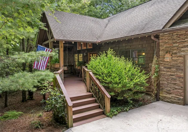 Photo 2 of Single family home for sale at 129 Nodatsi Ct, Brevard, NC 28712 | MLS# 4407587 | Listing updated on 2026-08-04