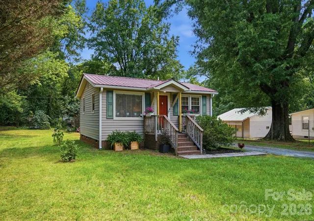Photo 3 of Single family home for sale at 21108 Brinkley St, Cornelius, NC 28031 | MLS# 4407630 | Listing updated on 2026-09-14