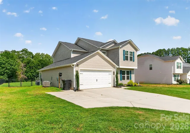 Photo 2 of Single family home for sale at 2561 Taylor Rd, Shelby, NC 28152 | MLS# 4407635 | Listing updated on 2026-08-30