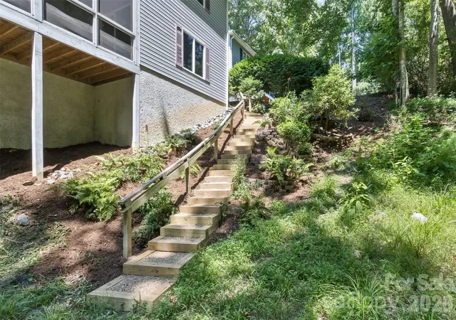 5th image of 100 Titleist Way, Hendersonville, NC 28739 | MLS# 4407640