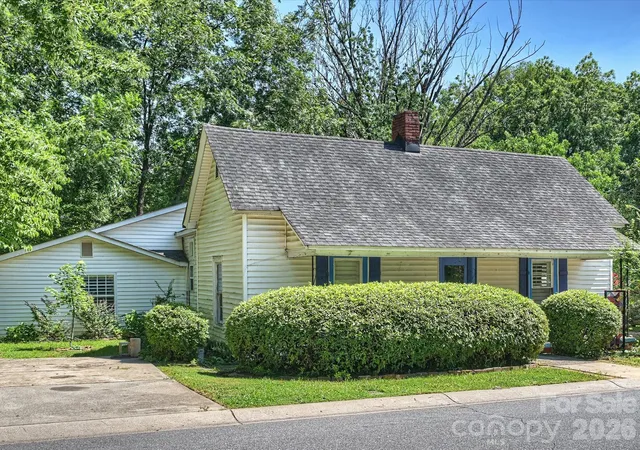 Photo 1 of Single family home for sale at 3014 Yadkin Ave, Charlotte, NC 28205 | MLS# 4407653 | Listing updated on 2026-08-24