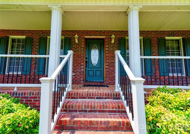 Photo 4 of Single family home for sale at 189 Hazelhurst Ln, Mooresboro, NC 28114 | MLS# 4407658 | Listing updated on 2026-09-03