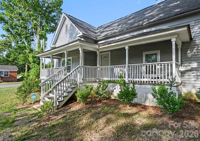 Photo 3 of Single family home for sale at 420 Clegg St, Shelby, NC 28150 | MLS# 4407660 | Listing updated on 2026-08-30