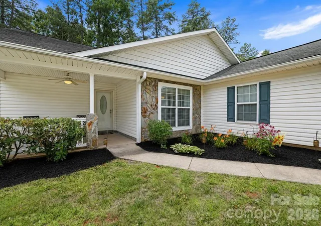 2nd image of 17 Coventry Cir E, Franklin, NC 28734 | MLS# 4407663