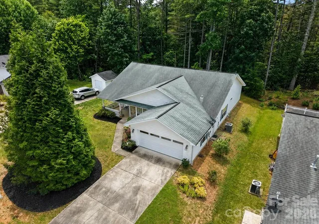 4th image of 17 Coventry Cir E, Franklin, NC 28734 | MLS# 4407663