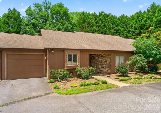 1st image of 1736 12th St Ne, Hickory, NC 28601 | MLS# 4407683