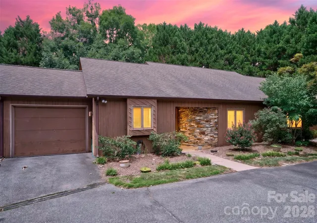 2nd image of 1736 12th St Ne, Hickory, NC 28601 | MLS# 4407683