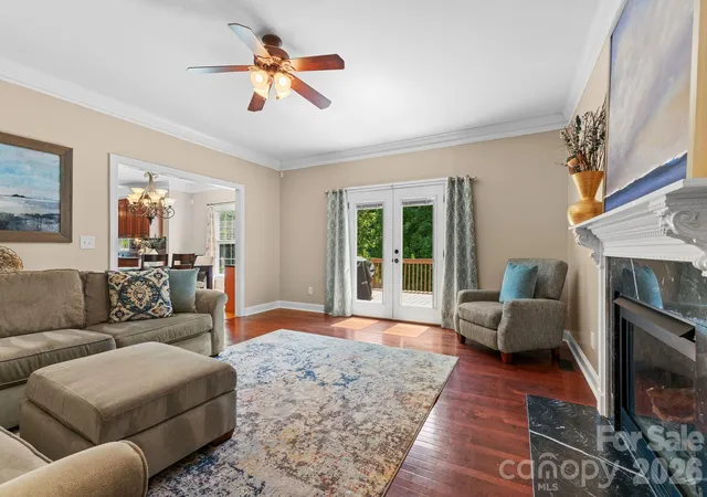 Photo 2 of Single family home for sale at 220 Lake Dale Ct, Clemmons, NC 27012 | MLS# 4407691 | Listing updated on 2026-09-12