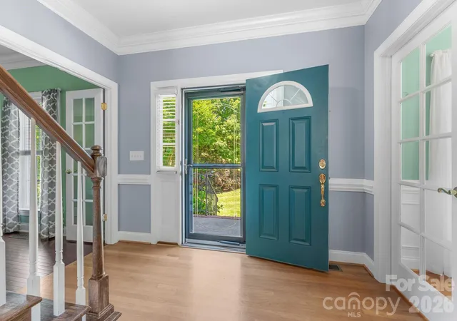 Photo 4 of Single family home for sale at 220 Lake Dale Ct, Clemmons, NC 27012 | MLS# 4407691 | Listing updated on 2026-09-12