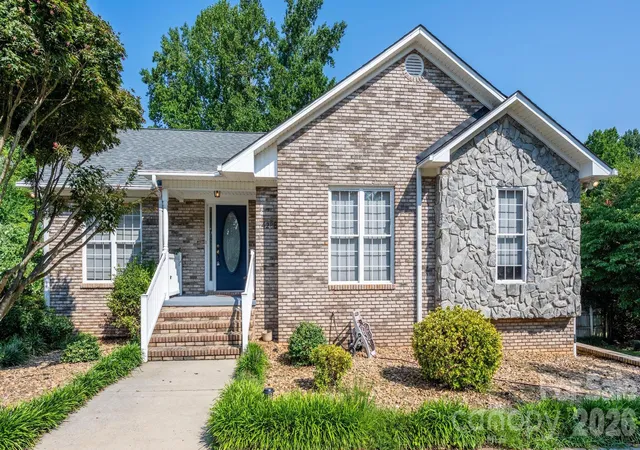 Photo 3 of Sale Pending at 4288 Harbor Ln, Sherrills Ford, NC 28673 | MLS# 4407695 | Listing updated on 2026-08-26