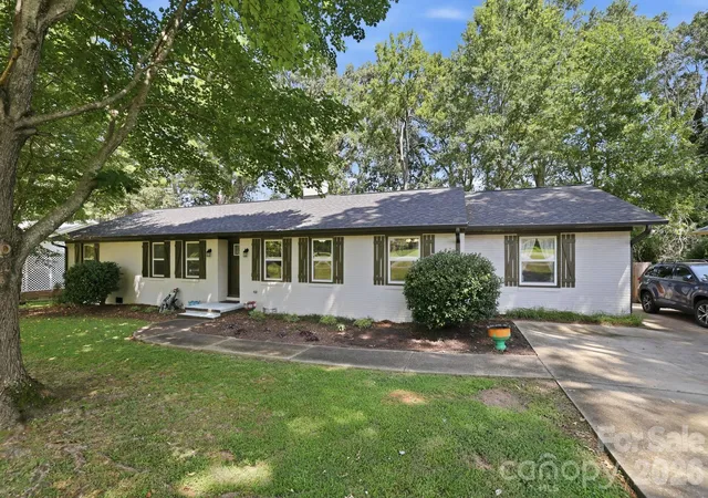 Photo 2 of Single family home for sale at 1053 Christopher Cir, Rock Hill, SC 29730 | MLS# 4407699 | Listing updated on 2026-09-25