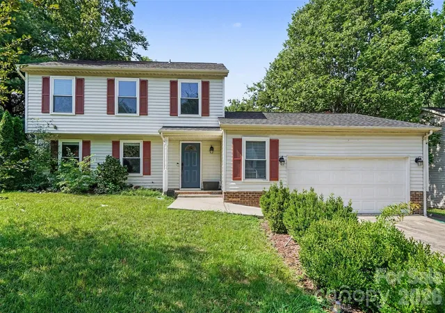 Photo 2 of Single family home for sale at 10724 Downpatrick Pl, Charlotte, NC 28262 | MLS# 4407710 | Listing updated on 2026-08-07