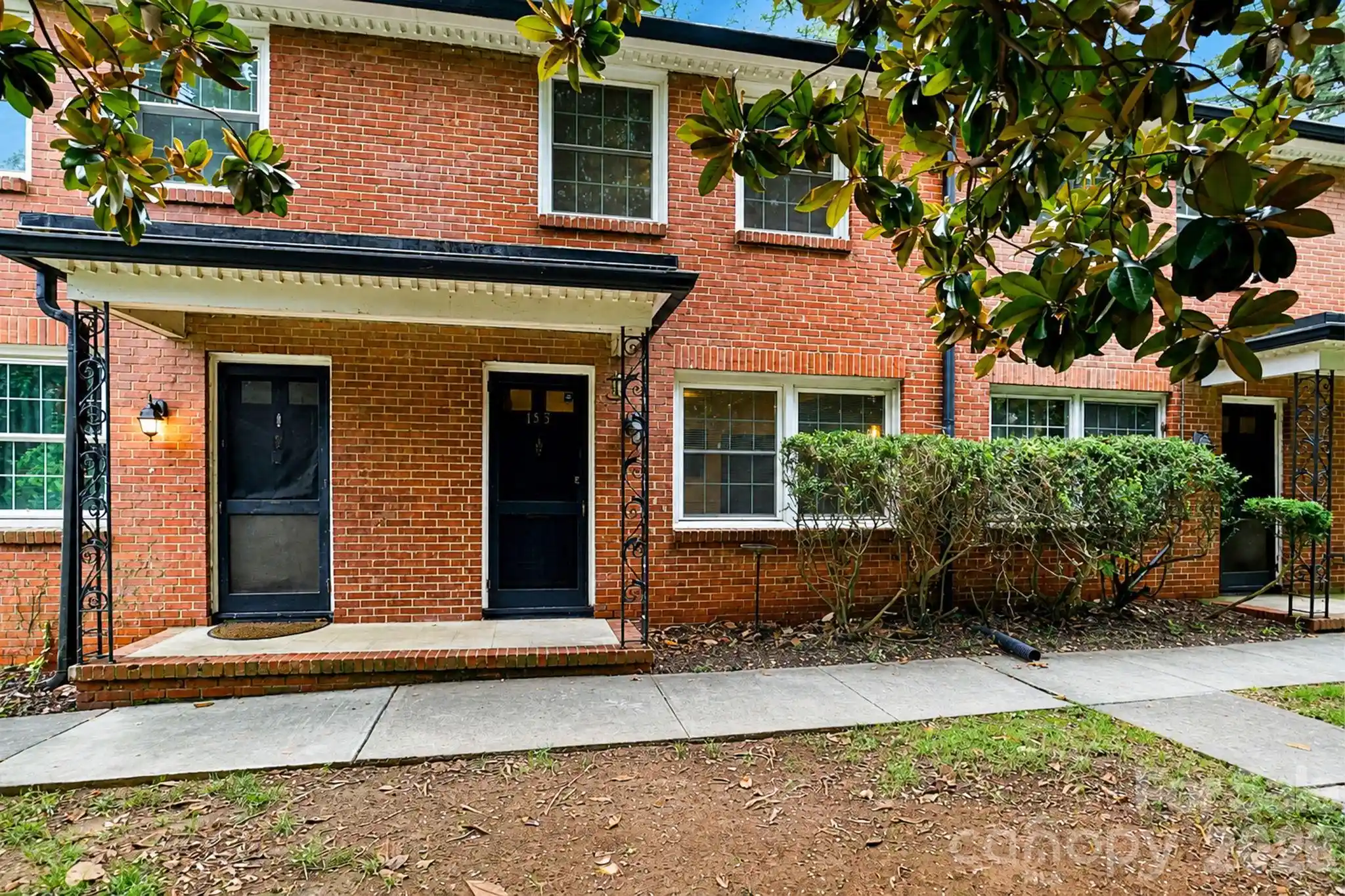 Listing Photo 1 - Condo for sale in 200 N Laurel Ave located at 200 N Laurel Ave, Charlotte, NC 28207 - Unit #15B