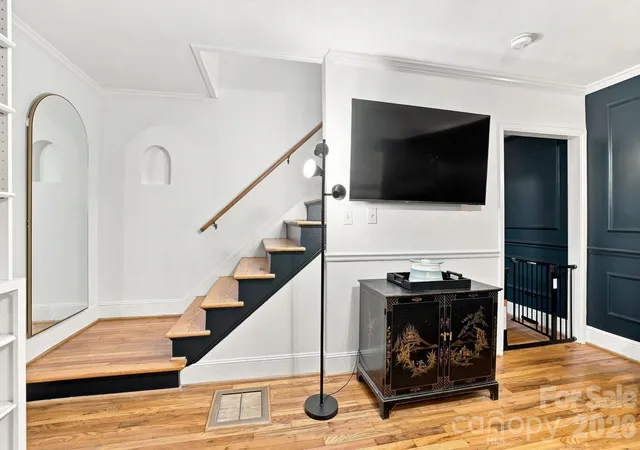 Listing Photo 4 - Condo for sale in building located at 200 N Laurel Ave, Charlotte, NC 28207 - Unit #15B
