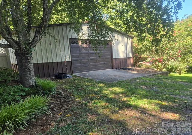 4th image of 2734 Orchard St, Newton, NC 28658 | MLS# 4407712