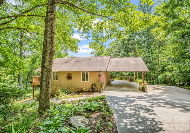 3rd image of 12 Chippewa Trl, Black Mountain, NC 28711 | MLS# 4407721
