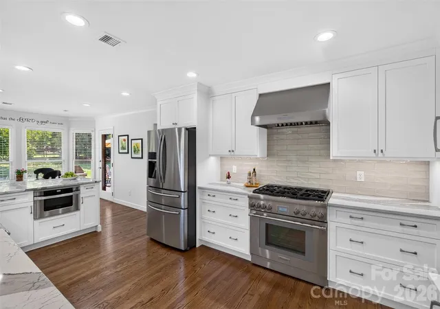 Photo 3 of Single family home for sale at 216 Muirfield Dr, Spartanburg, SC 29306 | MLS# 4407725 | Listing updated on 2026-09-01
