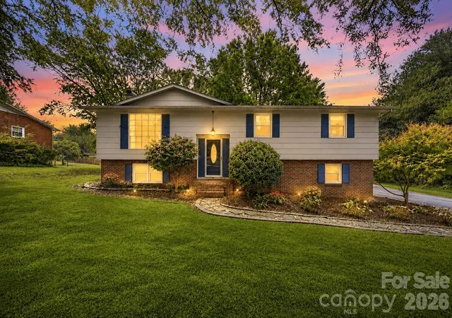 2nd image of 3233 26th St Ne, Hickory, NC 28601 | MLS# 4407727