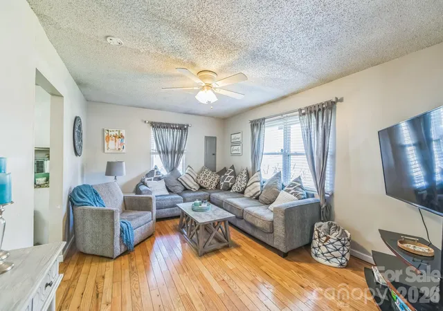 Photo 3 of Single family home for sale at 2100 Pisgah Hwy, Candler, NC 28715 | MLS# 4407732 | Listing updated on 2026-10-02