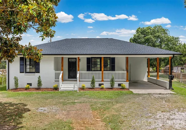 Single family home for sale at 1620 Saluda Rd, Chester, SC 29706 | MLS# 4407740