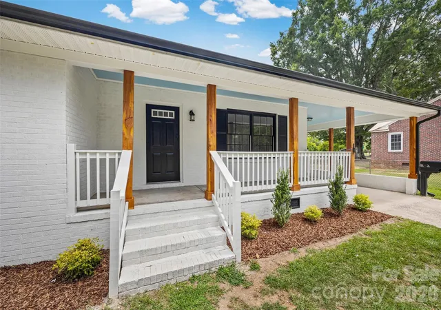Photo 1 of Single family home for sale at 1620 Saluda Rd, Chester, SC 29706 | MLS# 4407740 | Listing updated on 2026-10-03