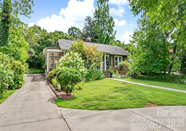 Photo 3 of Single family home for sale at 2527 Sharon Rd, Charlotte, NC 28211 | MLS# 4407743 | Listing updated on 2026-08-10