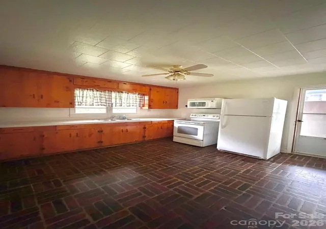Photo 4 of Single family home for sale at 1132 S Rutherford St, Blacksburg, SC 29702 | MLS# 4407750 | Listing updated on 2026-07-27