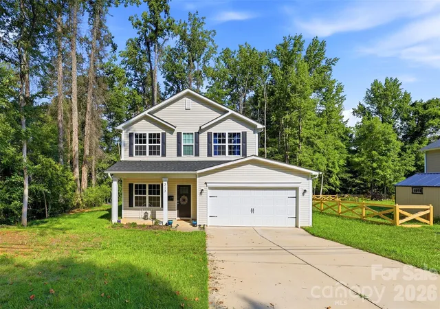 Photo 1 of Single family home for sale at 313 Bell St, Mount Holly, NC 28120 | MLS# 4407758 | Listing updated on 2026-08-02