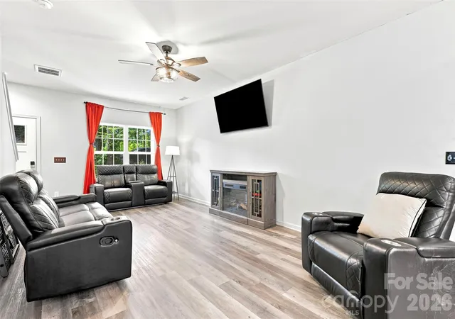Photo 4 of Single family home for sale at 313 Bell St, Mount Holly, NC 28120 | MLS# 4407758 | Listing updated on 2026-08-02