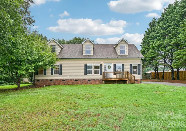 Photo 2 of Single family home for sale at 108 Grand Acres Ln, Maiden, NC 28650 | MLS# 4407760 | Listing updated on 2026-10-04