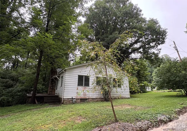 Photo 1 of Single family home for sale at 912 Halstead Blvd #1-8, Hendersonville, NC 28791 | MLS# 4407762 | Listing updated on 2026-08-24