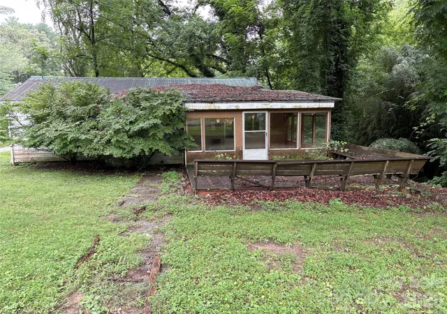 Photo 3 of Single family home for sale at 912 Halstead Blvd #1-8, Hendersonville, NC 28791 | MLS# 4407762 | Listing updated on 2026-08-24