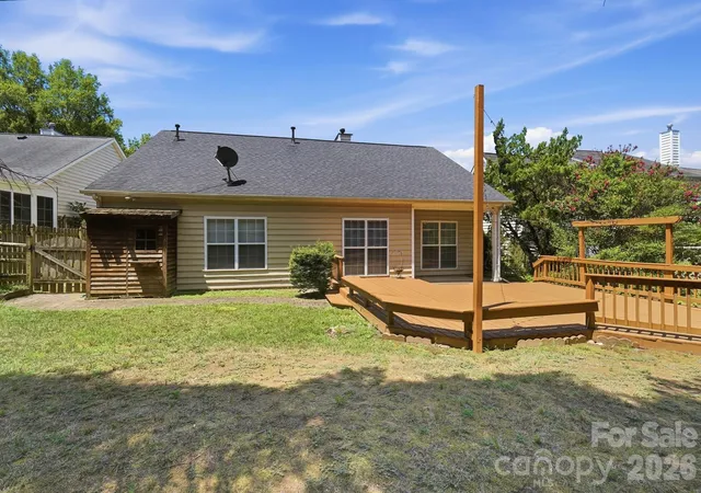 Photo 30 of Single family home for sale at 7015 Lenhart Dr, Charlotte, NC 28226 | MLS# 4407764 | Listing updated on 2026-07-25