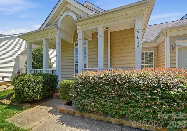 Photo 2 of Single family home for sale at 7015 Lenhart Dr, Charlotte, NC 28226 | MLS# 4407764 | Listing updated on 2026-09-16