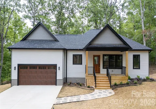 Photo 2 of Single family home for sale at 644 Roxboro Dr, Mount Gilead, NC 27306 | MLS# 4407775 | Listing updated on 2026-08-20