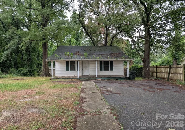 3rd image of 109 Carlton Dr, Cherryville, NC 28021 | MLS# 4407803