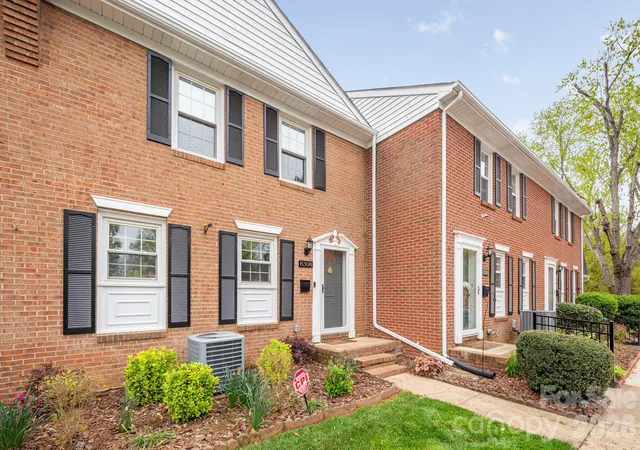 Photo 2 of Townhouse for sale at 8308 Knights Brg Rd, Charlotte, NC 28210 | MLS# 4407815 | Listing updated on 2026-07-26